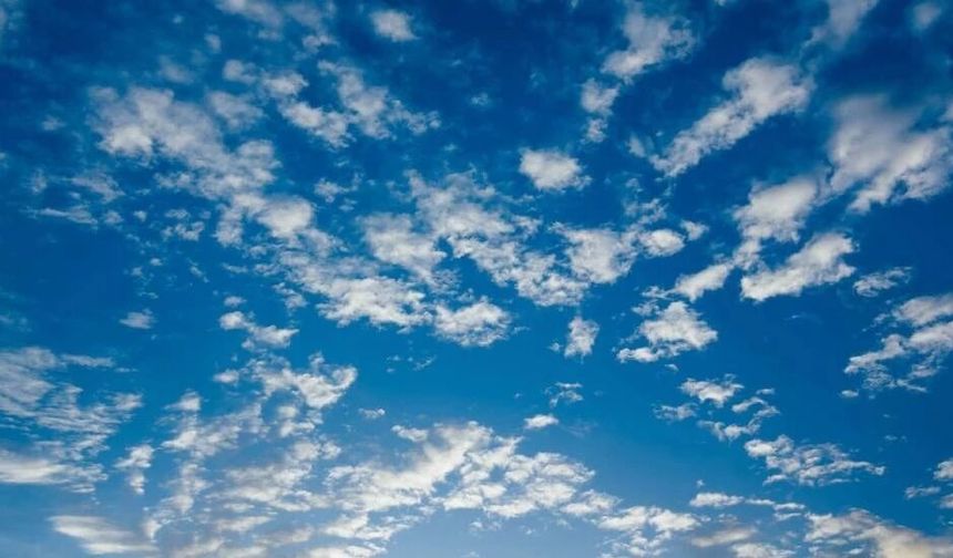 Hava, parçalı bulutlu ve yer yer sağanak yağışlı olacak
