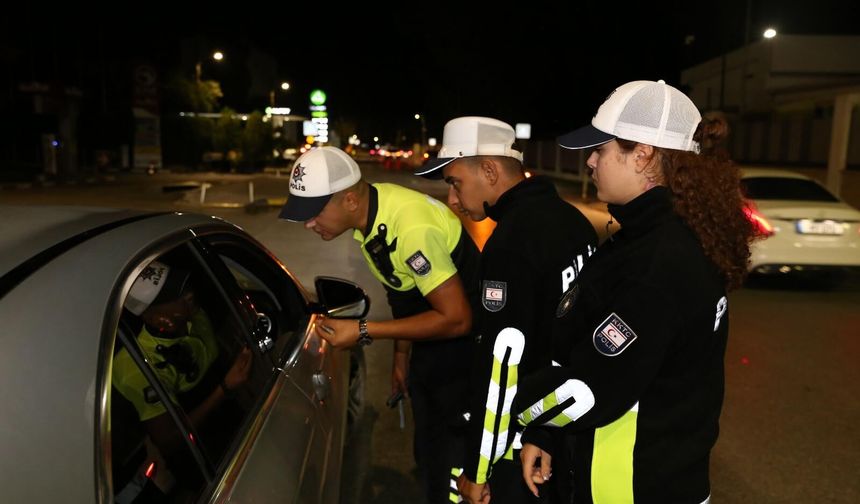 Bir günde 264 sürücü rapor edildi, 3 kişi tutuklandı