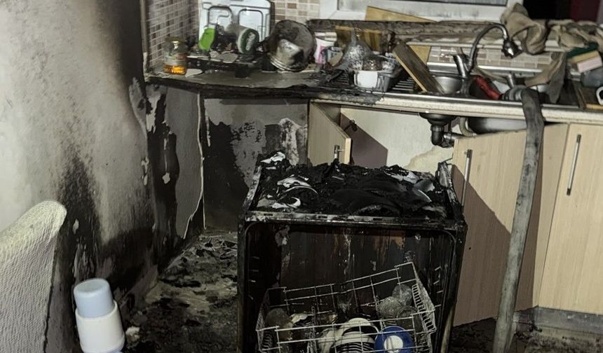 Gönyeli’de kısa devre yapan bulaşık makinesi mutfağı yaktı